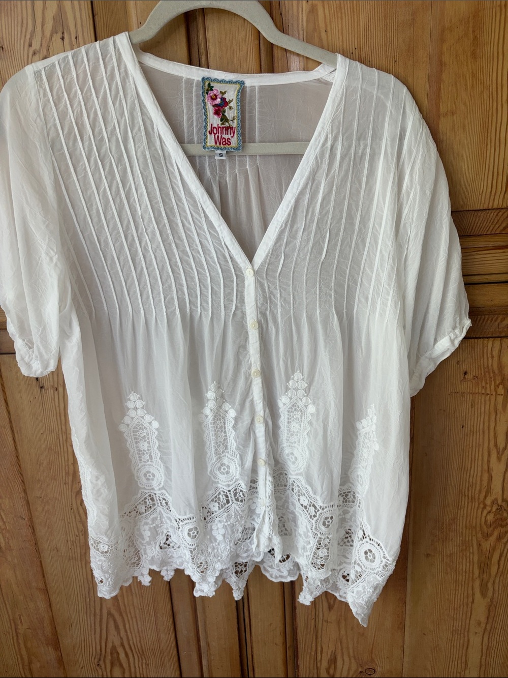 Johnny Was White Embroidered V-Neck Button Blouse